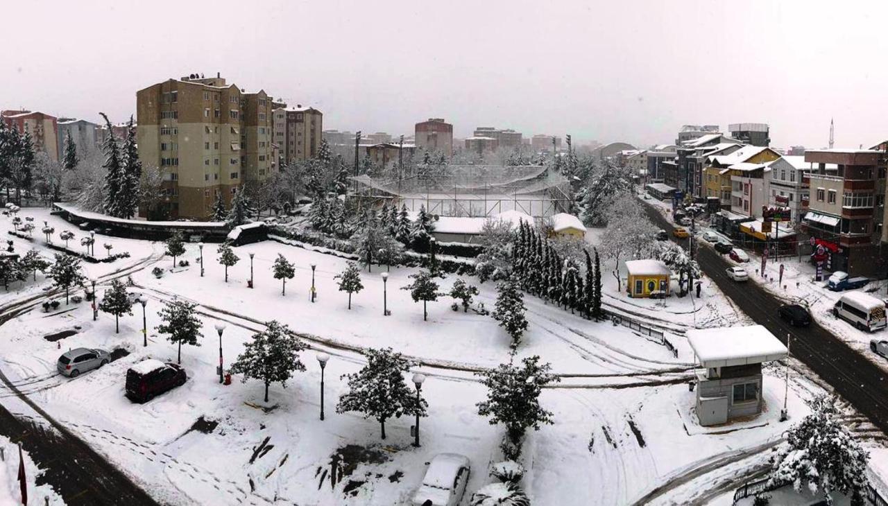 Hotel Ramada Plaza By Wyndham Izmit Kocaeli Zewnętrze zdjęcie View of the town in winter