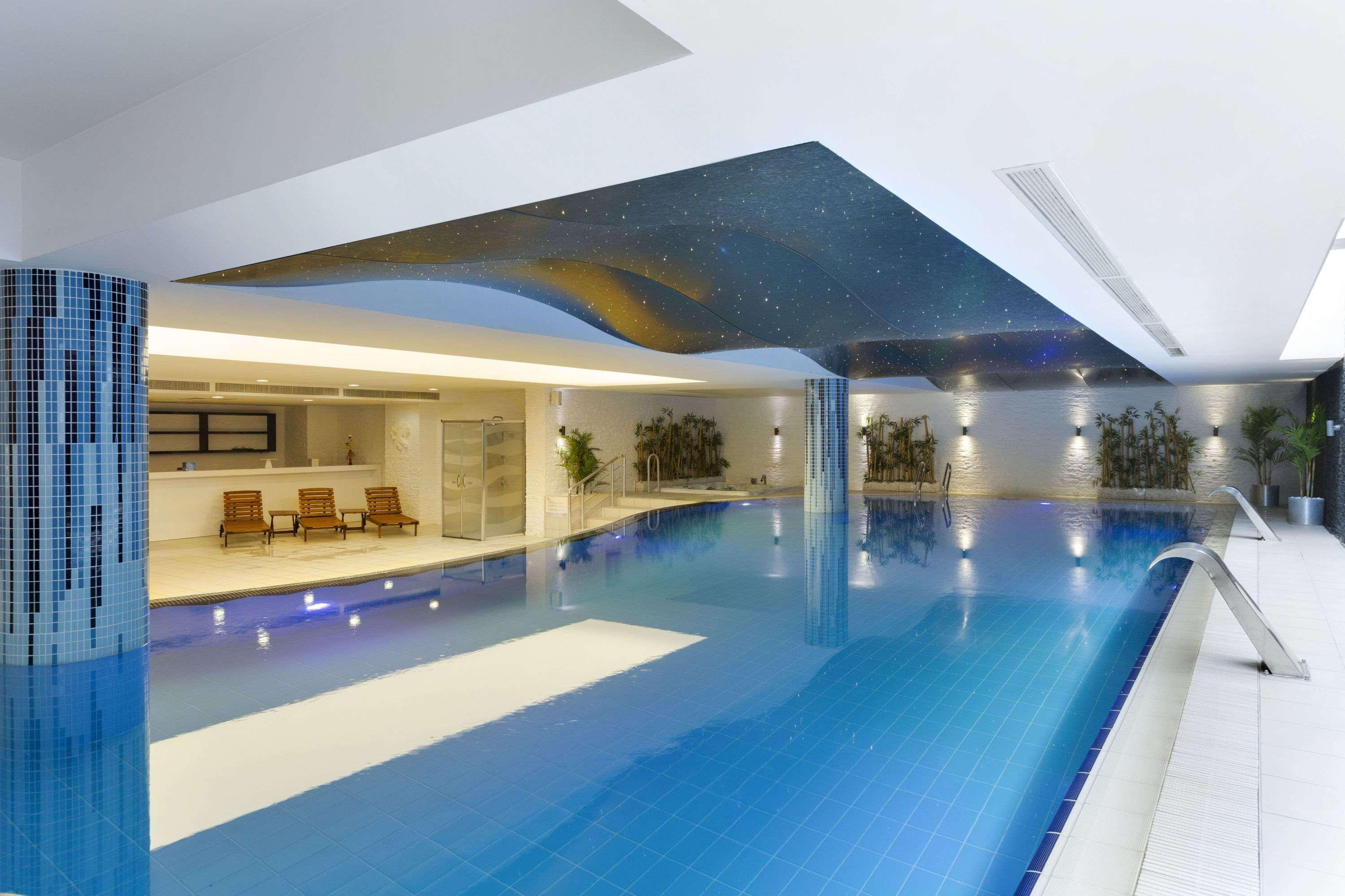 Hotel Ramada Plaza By Wyndham Izmit Kocaeli Zewnętrze zdjęcie The swimming pool at the hotel