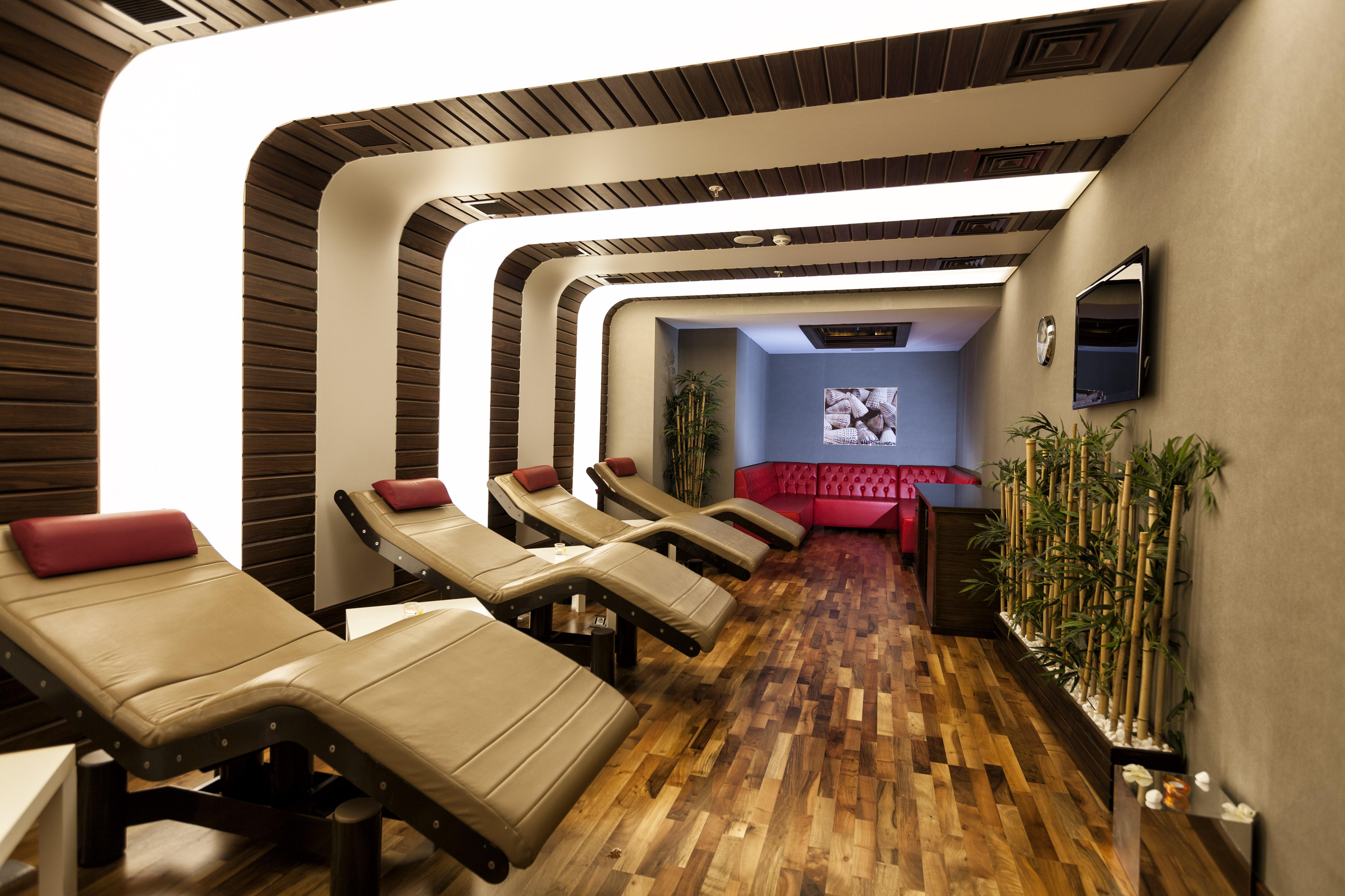 Hotel Ramada Plaza By Wyndham Izmit Kocaeli Zewnętrze zdjęcie A foot massage parlor in Seoul, South Korea