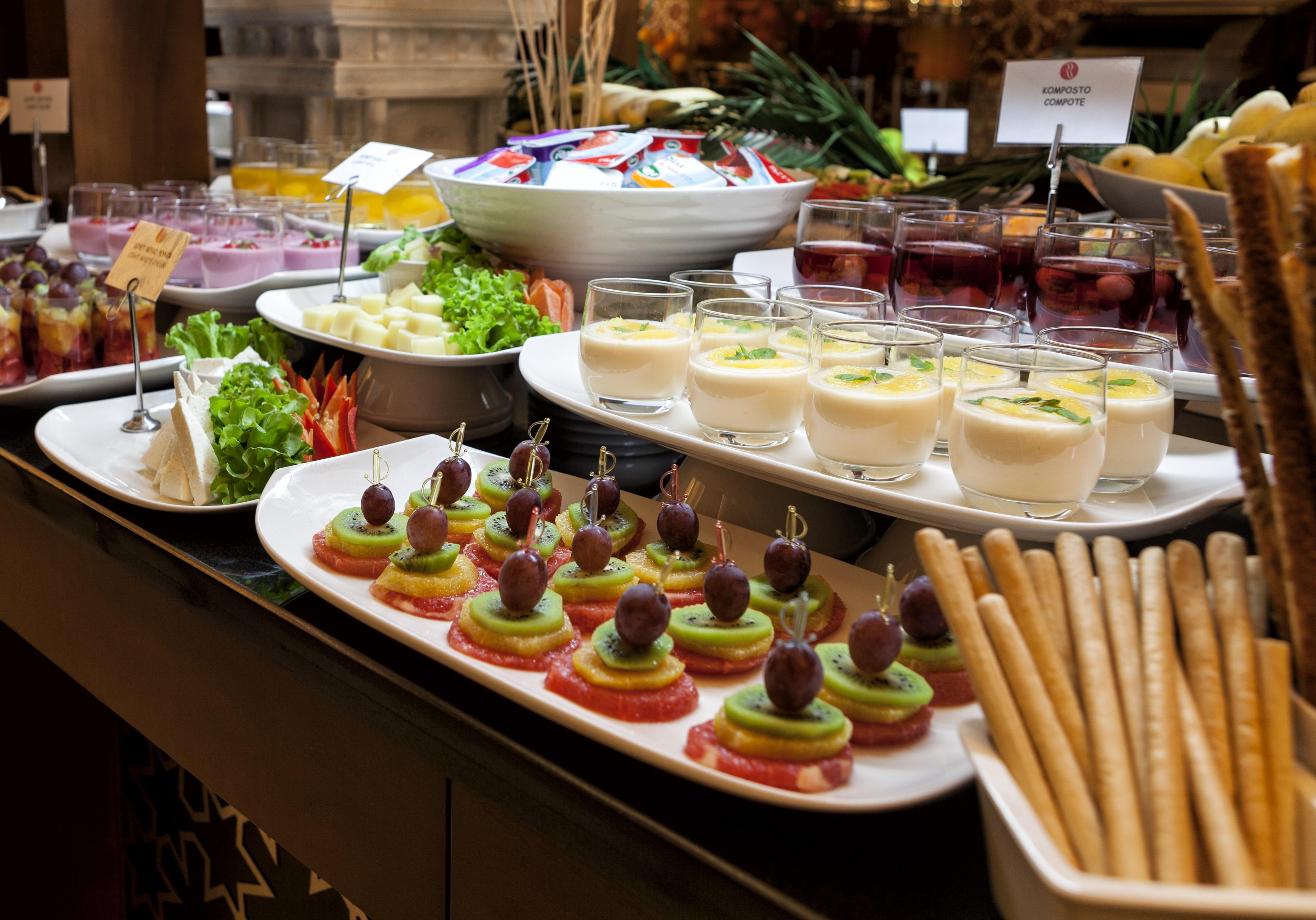 Hotel Ramada Plaza By Wyndham Izmit Kocaeli Zewnętrze zdjęcie A buffet at a hotel