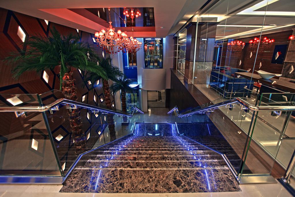 Hotel Ramada Plaza By Wyndham Izmit Kocaeli Wnętrze zdjęcie The lobby of the hotel
