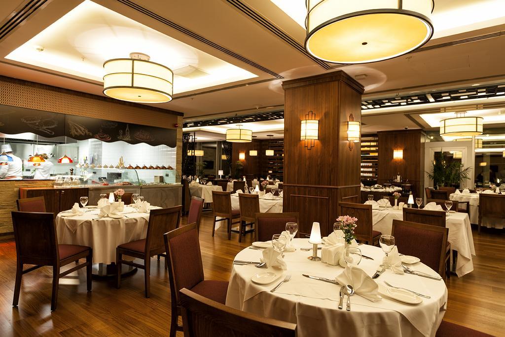 Hotel Ramada Plaza By Wyndham Izmit Kocaeli Zewnętrze zdjęcie The interior of the restaurant