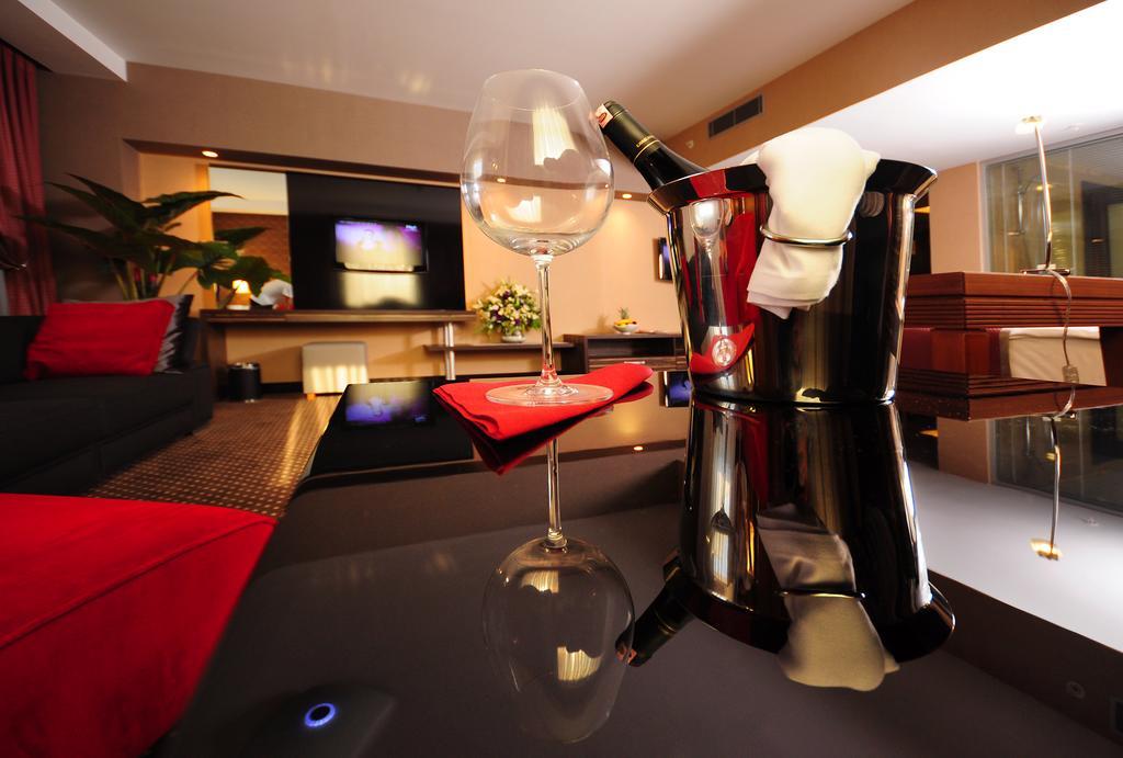 Hotel Ramada Plaza By Wyndham Izmit Kocaeli Zewnętrze zdjęcie A 3D image of a room